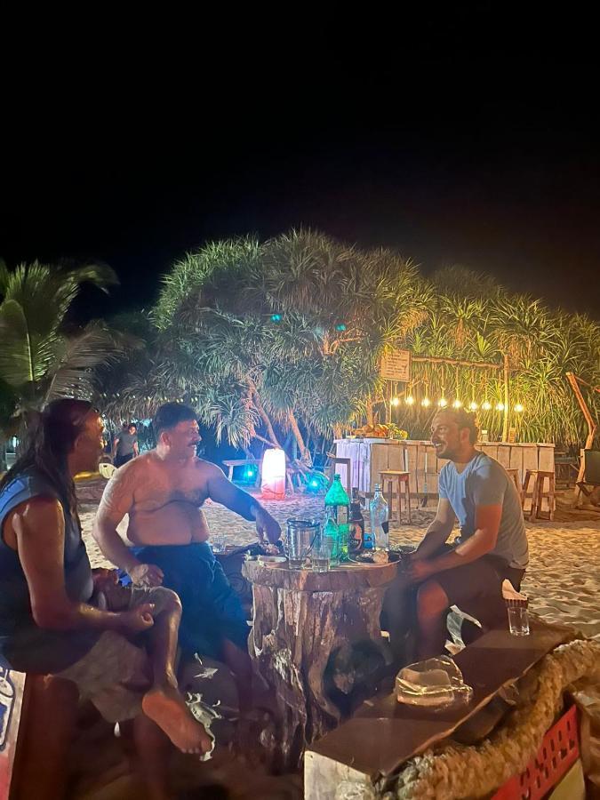 Surfing Beach Nilaveli Trincomalee Luaran gambar