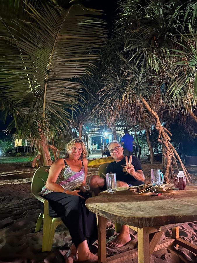 Surfing Beach Nilaveli Trincomalee Luaran gambar