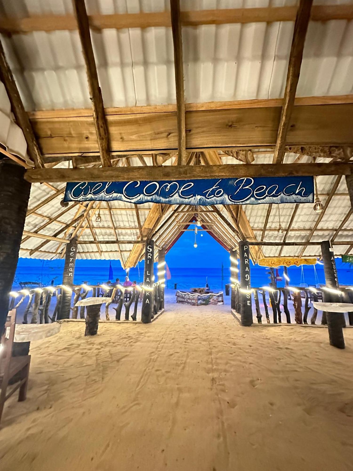 Surfing Beach Nilaveli Trincomalee Luaran gambar